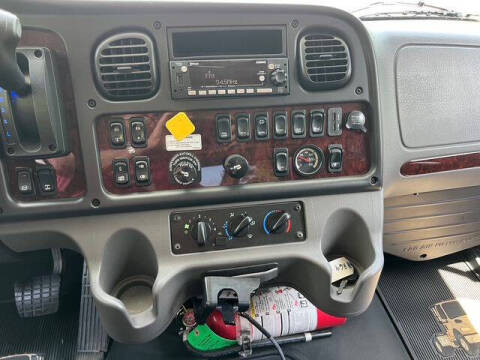 2023 Freightliner M2 106