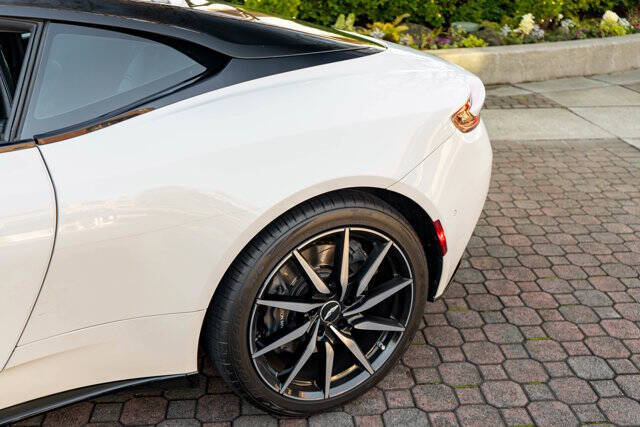 2019 Aston Martin DB11 33