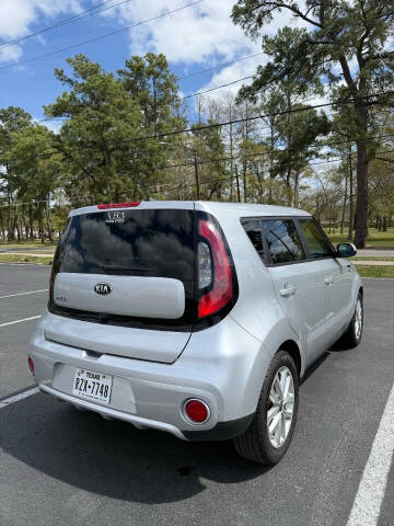 2017 Kia Soul +