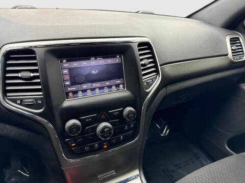 2018 Jeep Grand Cherokee Laredo E