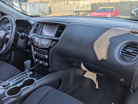 2017 Nissan Pathfinder S