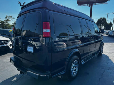 2025 Chevrolet Express 2500