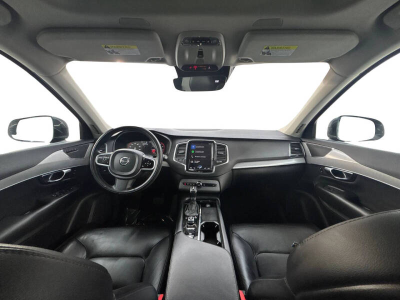 2021 Volvo XC90 T5 Momentum