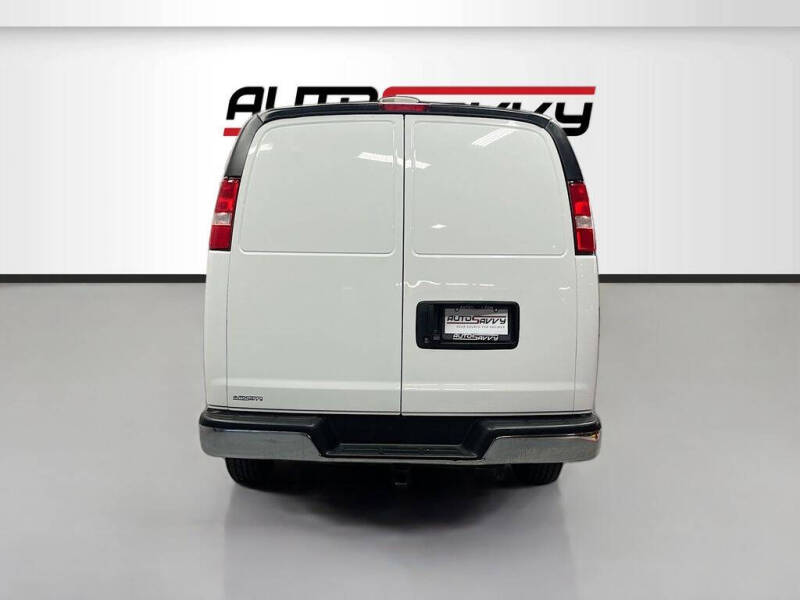 2024 Chevrolet Express 2500