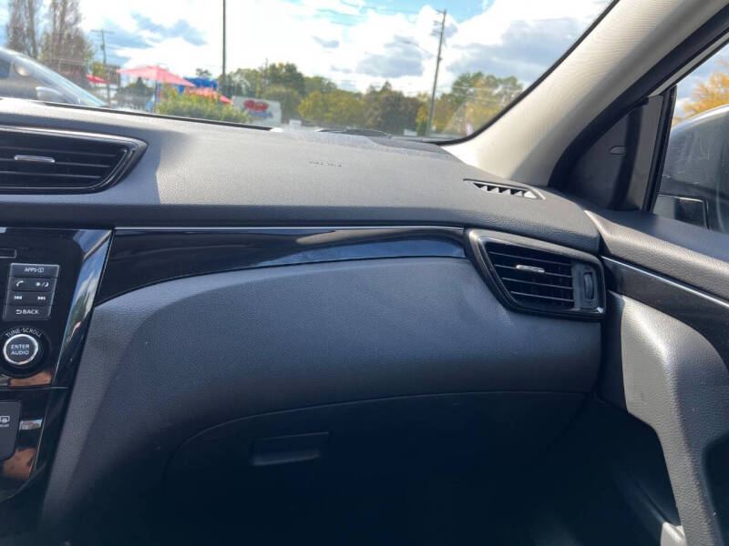 2017 Nissan Rogue Sport SL