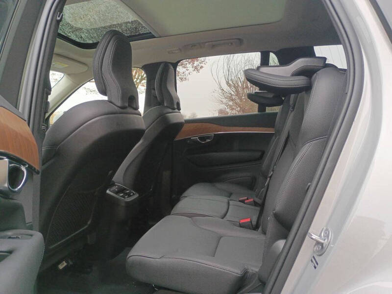 2025 Volvo XC90 B6 Plus Bright Theme 7P