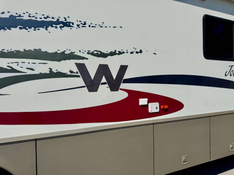 2002 Freightliner XCS Chassis
