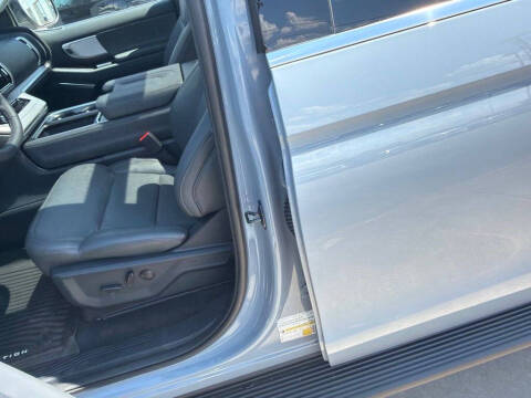 2027 Ford Expedition MAX Active