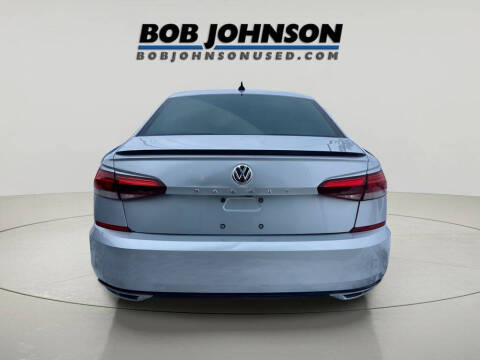 2020 Volkswagen Passat R-Line