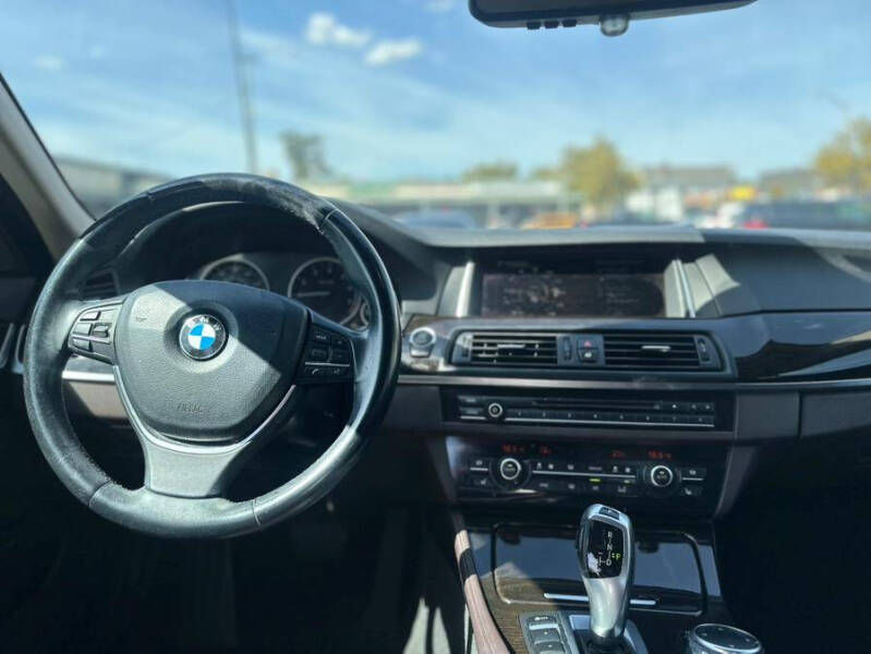 2015 BMW 5 Series 528i xDrive