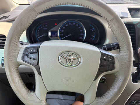 2011 Toyota Sienna XLE 8-Passenger