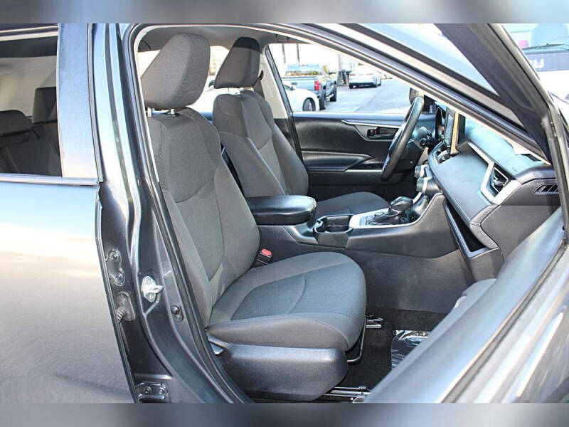 2019 Toyota RAV4 Hybrid LE