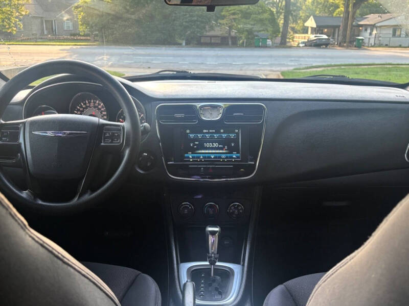 2014 Chrysler 200 LX