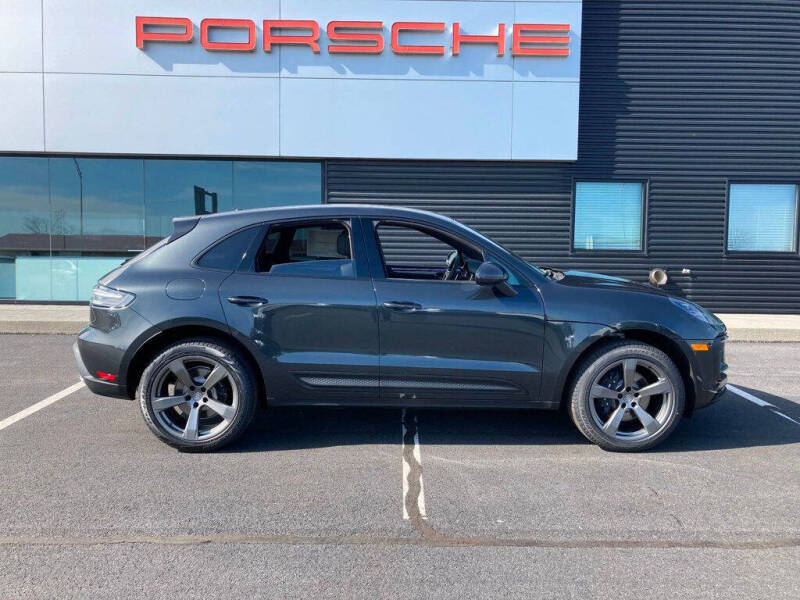 2025 Porsche Macan