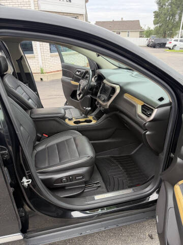 2017 GMC Acadia Denali