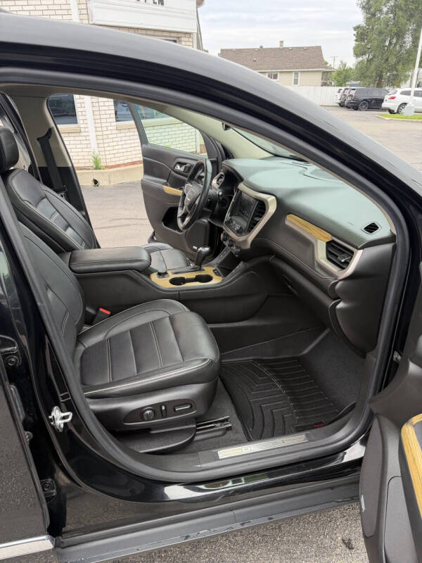 2017 GMC Acadia Denali