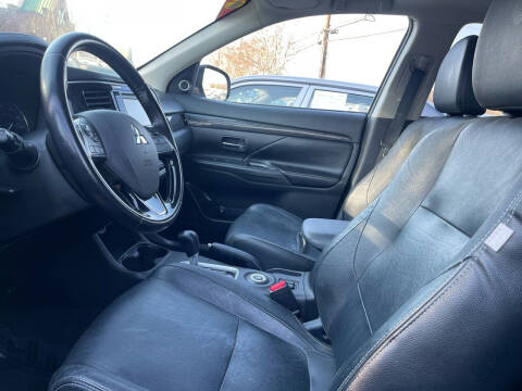 2016 Mitsubishi Outlander SE