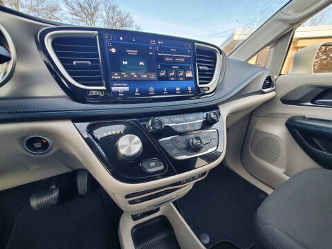 2021 Chrysler Pacifica Touring