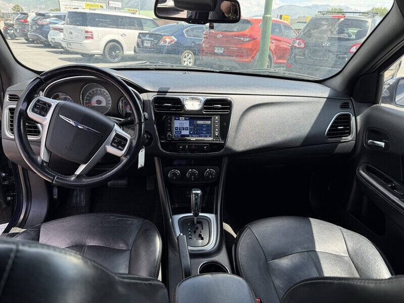 2012 Chrysler 200 Limited