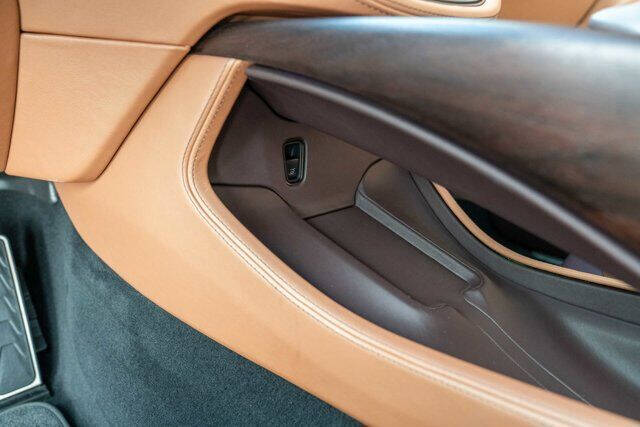 2021 Aston Martin DBX