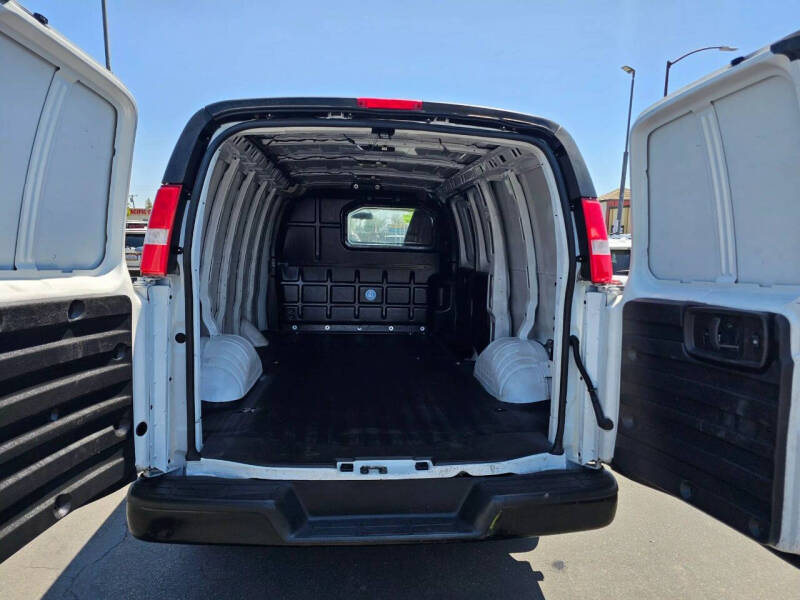 2022 Chevrolet Express 3500