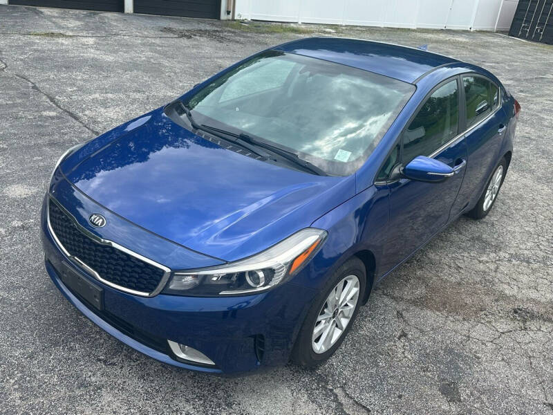 2017 Kia Forte null photo 10