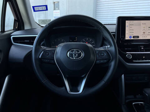 2025 Toyota Corolla Cross LE