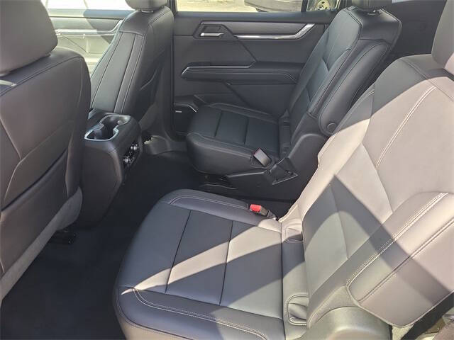 2024 GMC Acadia Elevation