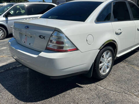 2009 Ford Taurus SE