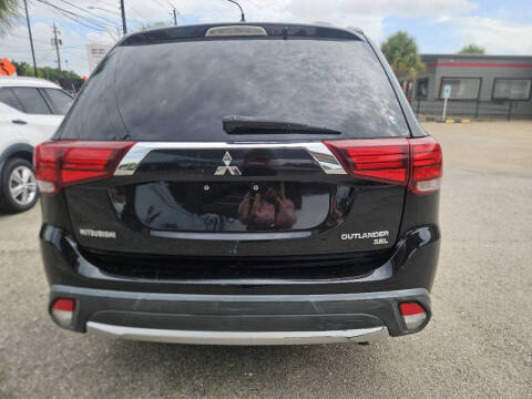 2016 Mitsubishi Outlander SE