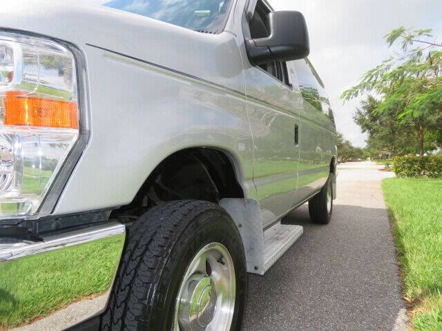 2014 Ford E-Series E-150 XLT