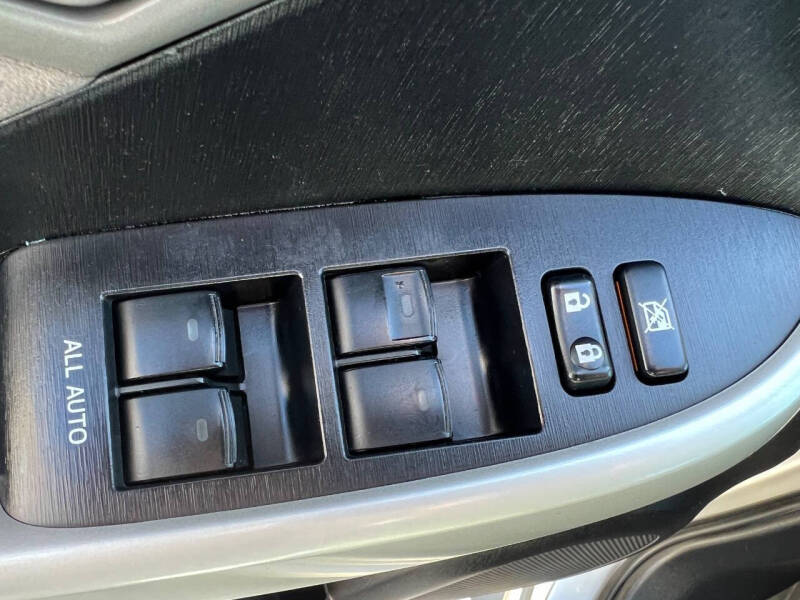2014 Toyota Prius Three