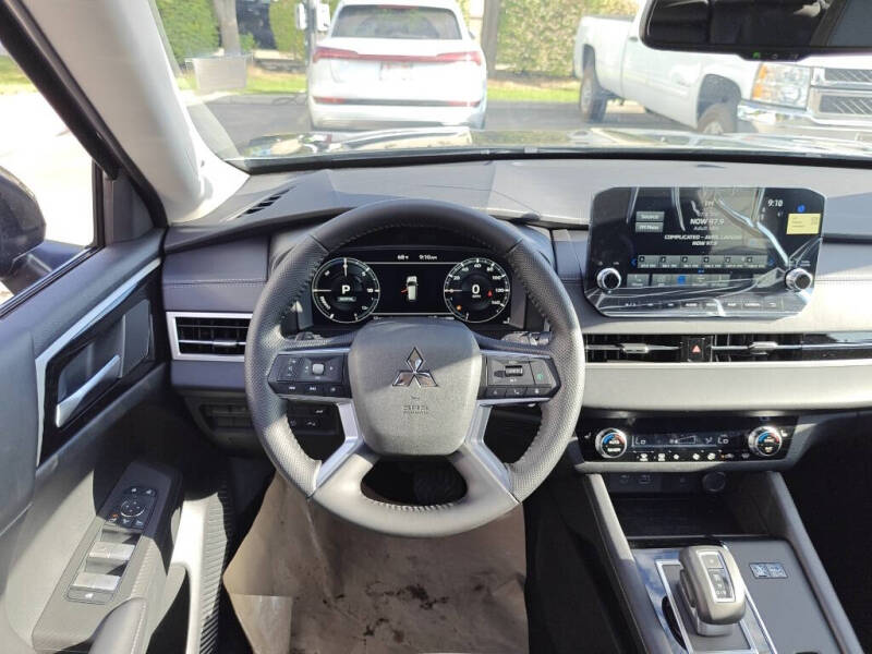 2025 Mitsubishi Outlander PHEV SE