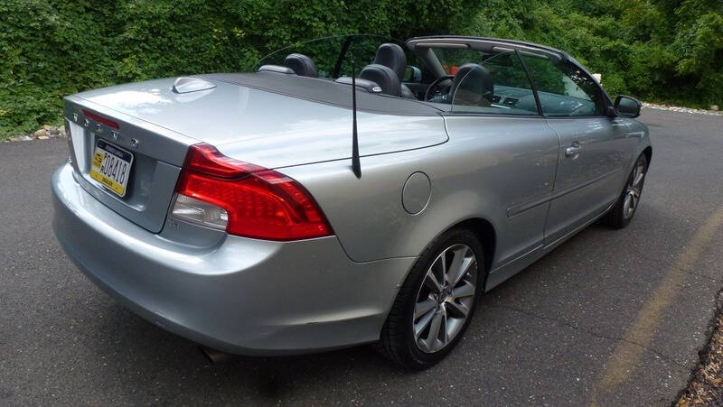 2011 Volvo C70 T5