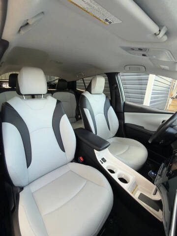 2017 Toyota Prius Four Touring