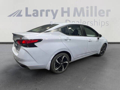 2025 Nissan Versa SR