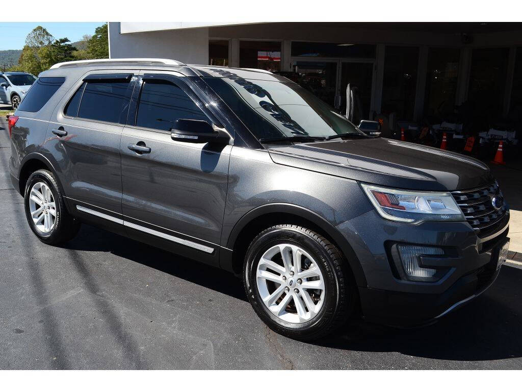 2017 Ford Explorer for sale at EARL DUFF PRE-OWNED CENTER in Harriman, TN