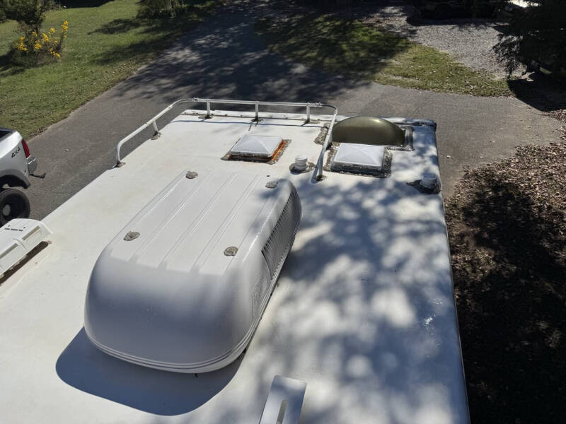 2004 Eagle Cap 950 Intermountain RV