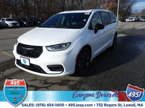 2026 Chrysler Pacifica Select