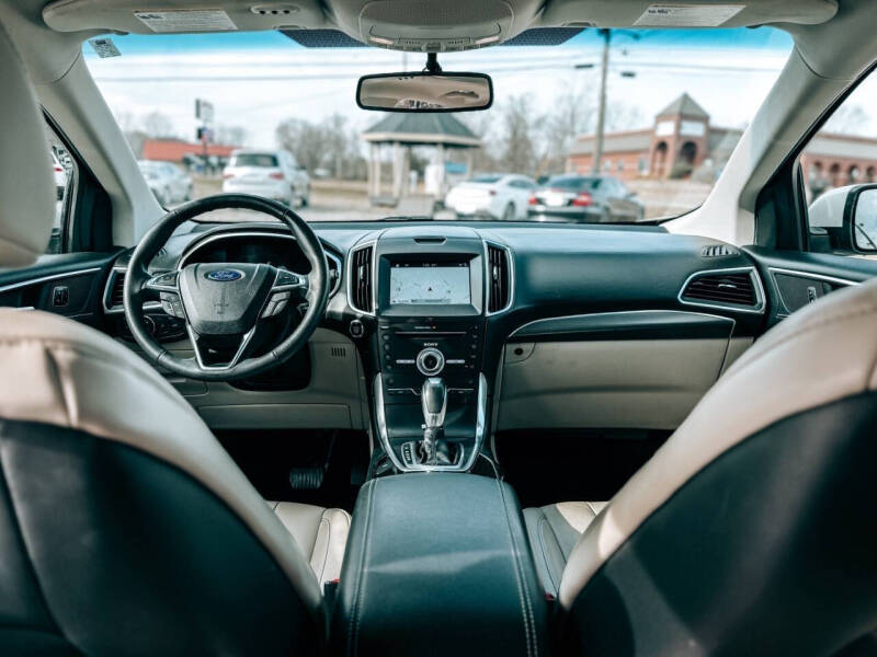 2017 Ford Edge Titanium
