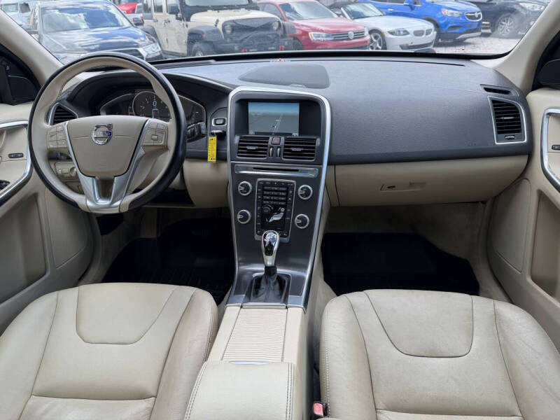 2015 Volvo XC60 T6 Platinum