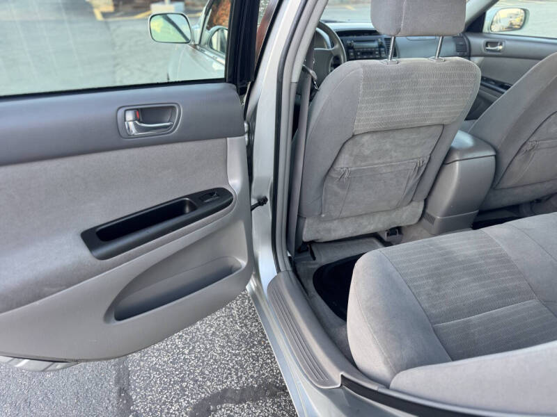 2005 Toyota Camry LE V6