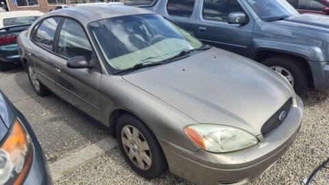 2005 Ford Taurus SE