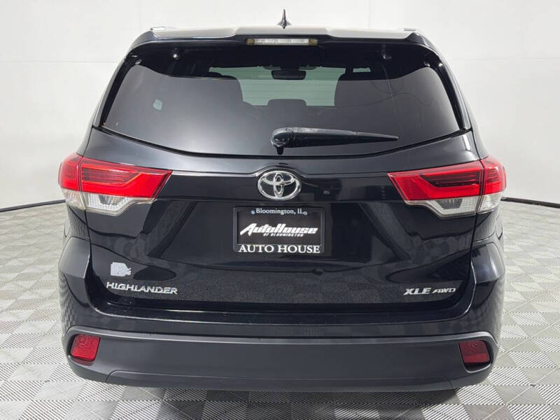 2017 Toyota Highlander SE