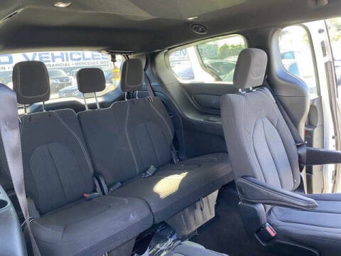 2023 Chrysler Pacifica Touring