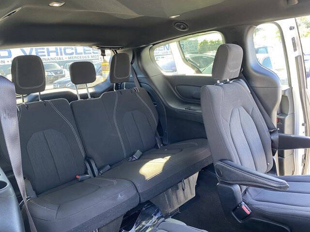 2023 Chrysler Pacifica Touring