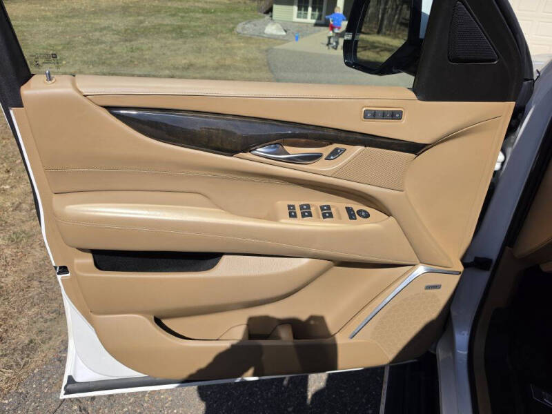 2019 Cadillac Escalade Platinum