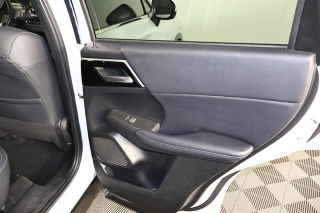 2023 Mitsubishi Outlander SE