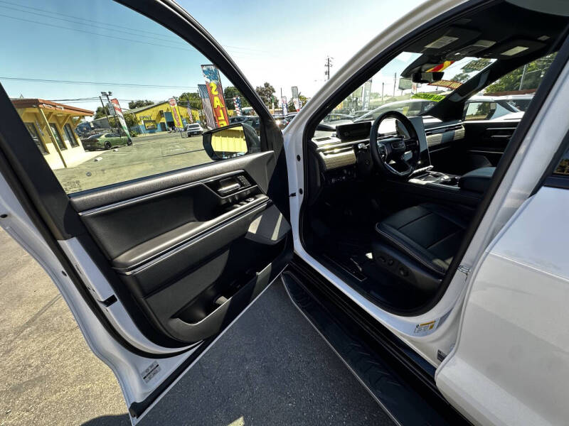 2025 GMC Sierra EV Denali