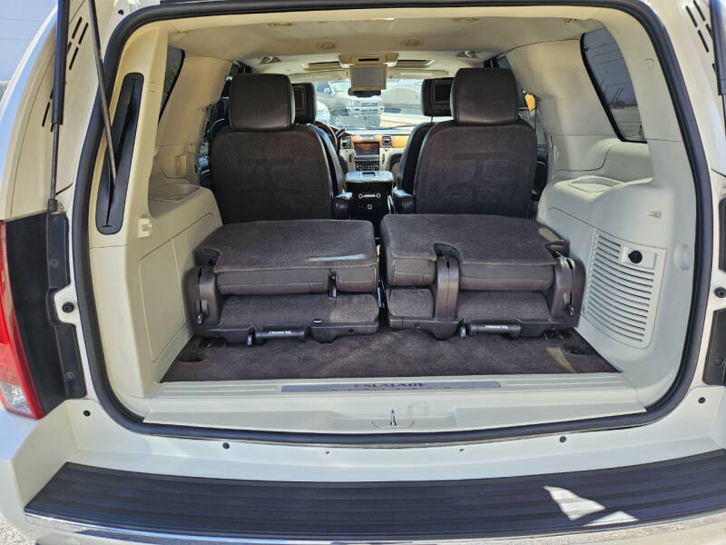 2011 Cadillac Escalade Platinum Edition